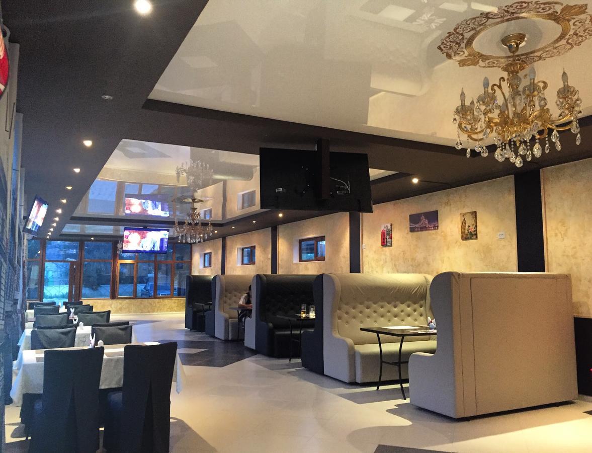 Hotel "Aishadeluxe" Taraz Exterior foto