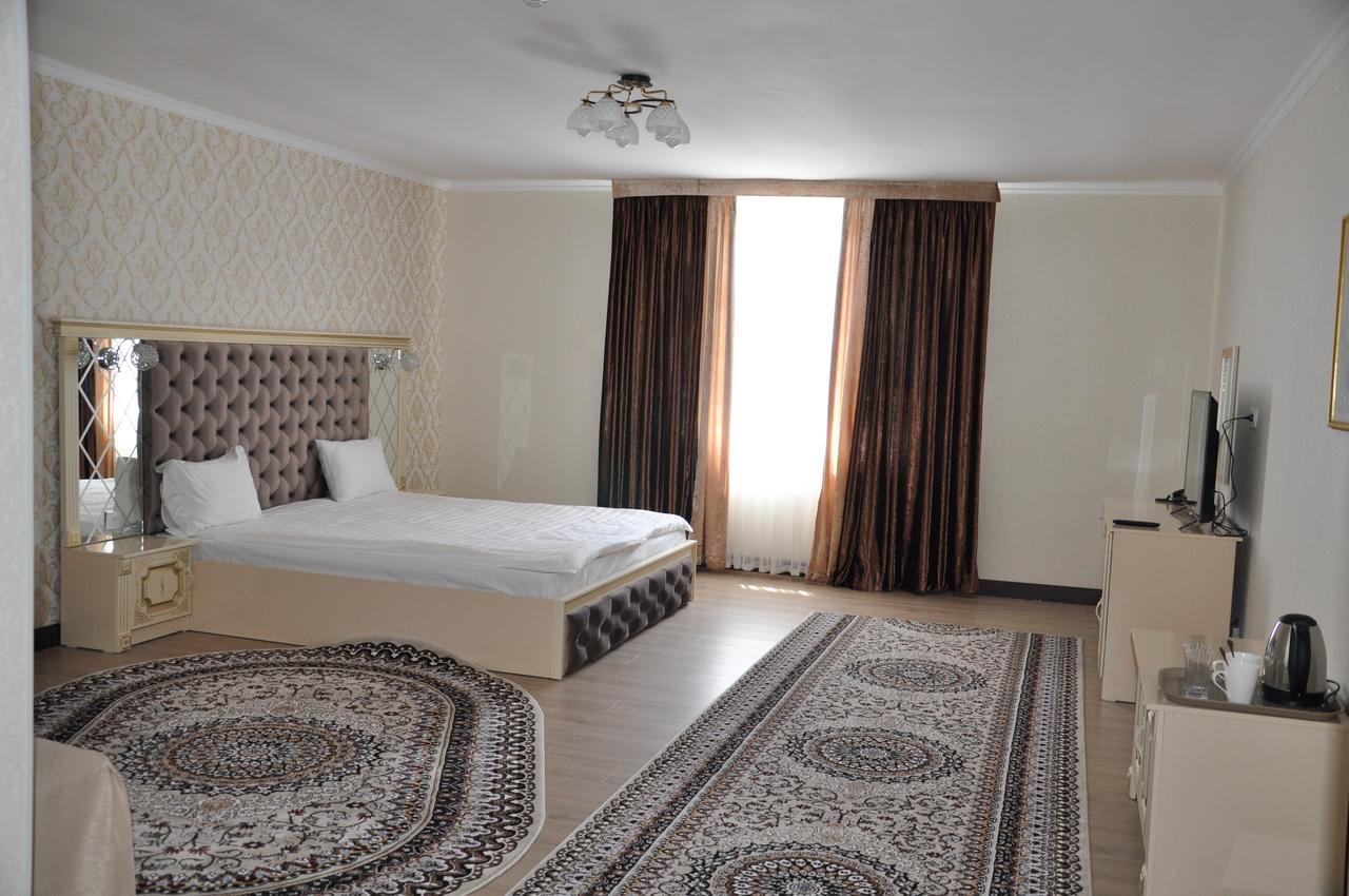 Hotel "Aishadeluxe" Taraz Exterior foto