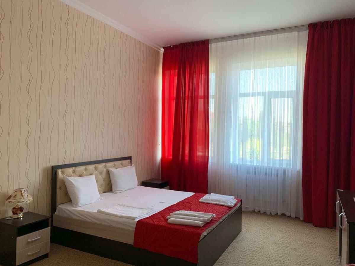 Hotel "Aishadeluxe" Taraz Exterior foto