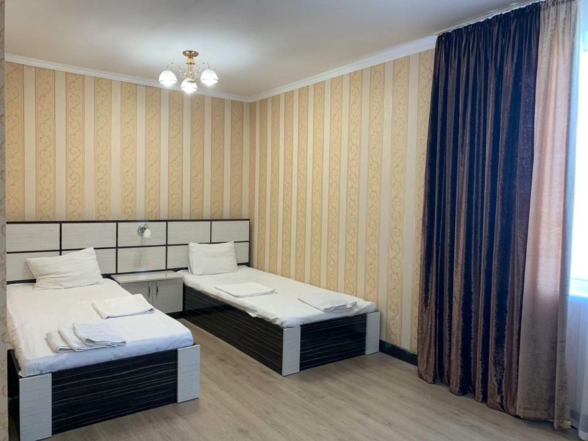 Hotel "Aishadeluxe" Taraz Exterior foto